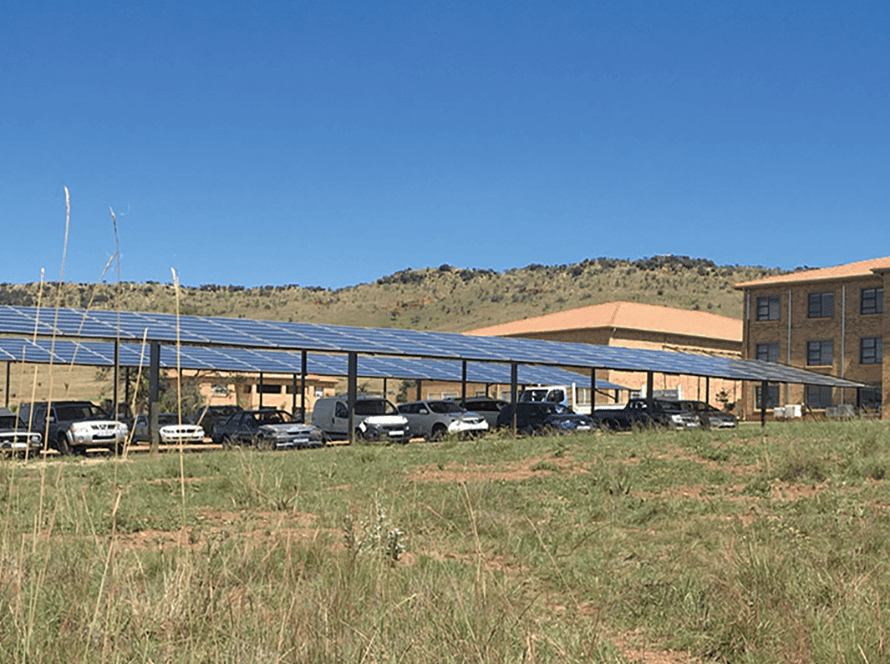 Outside_cradle-of-Humankind